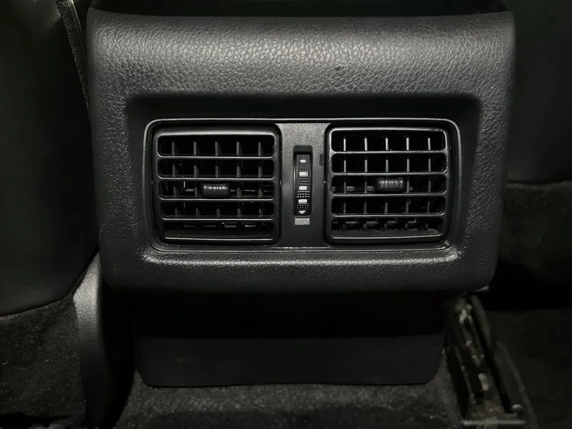 Toyota Camry photo 17