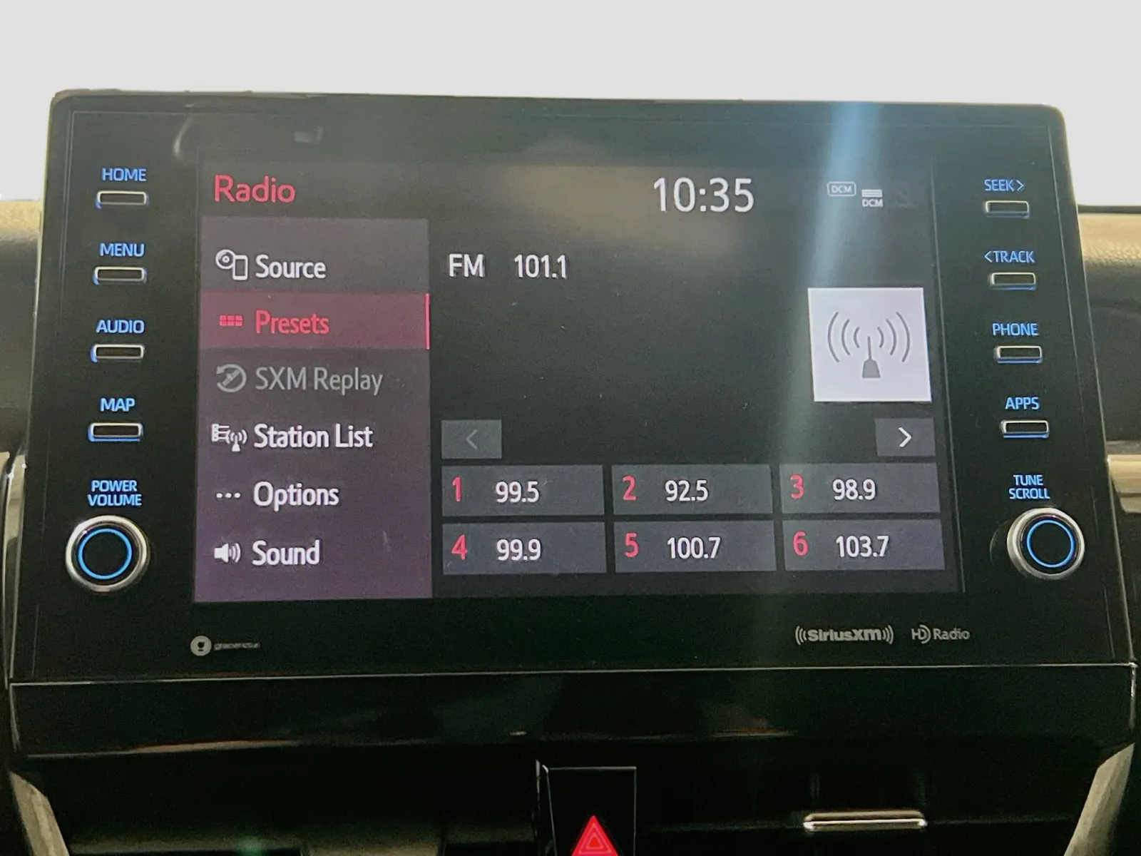Toyota Camry photo 10