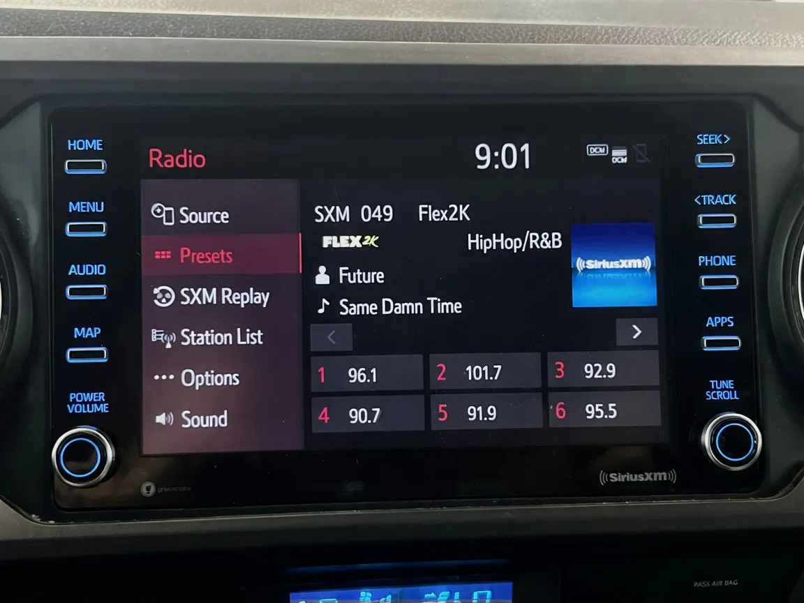 Toyota Tacoma photo 10