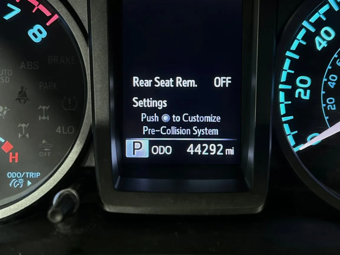 Toyota Tacoma photo 8