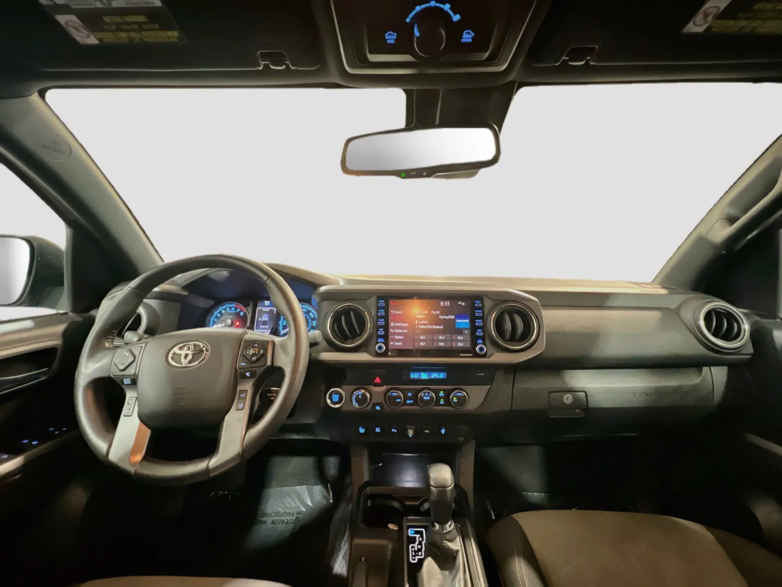Toyota Tacoma photo 15