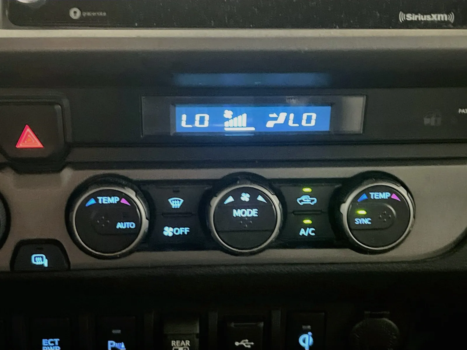 Toyota Tacoma photo 11