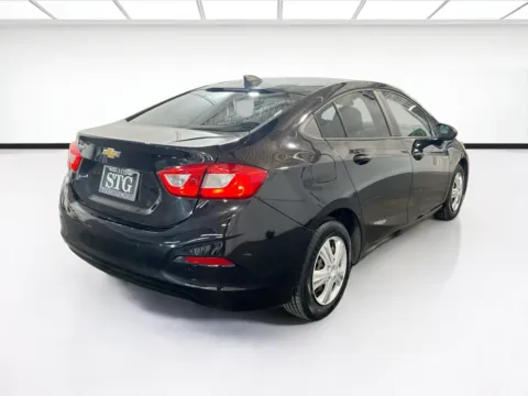 More photos of 2018 Chevrolet Cruze LS at STG Chandler, AZ