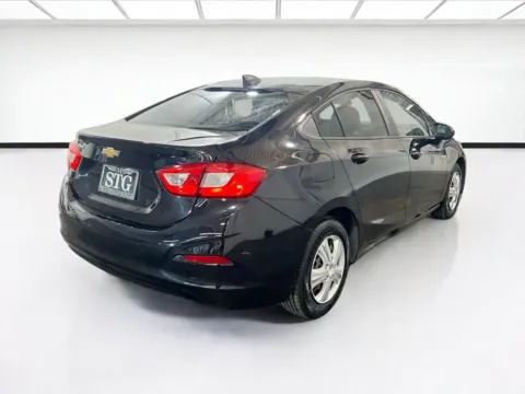 More photos of 2018 Chevrolet Cruze LS at STG Chandler, AZ
