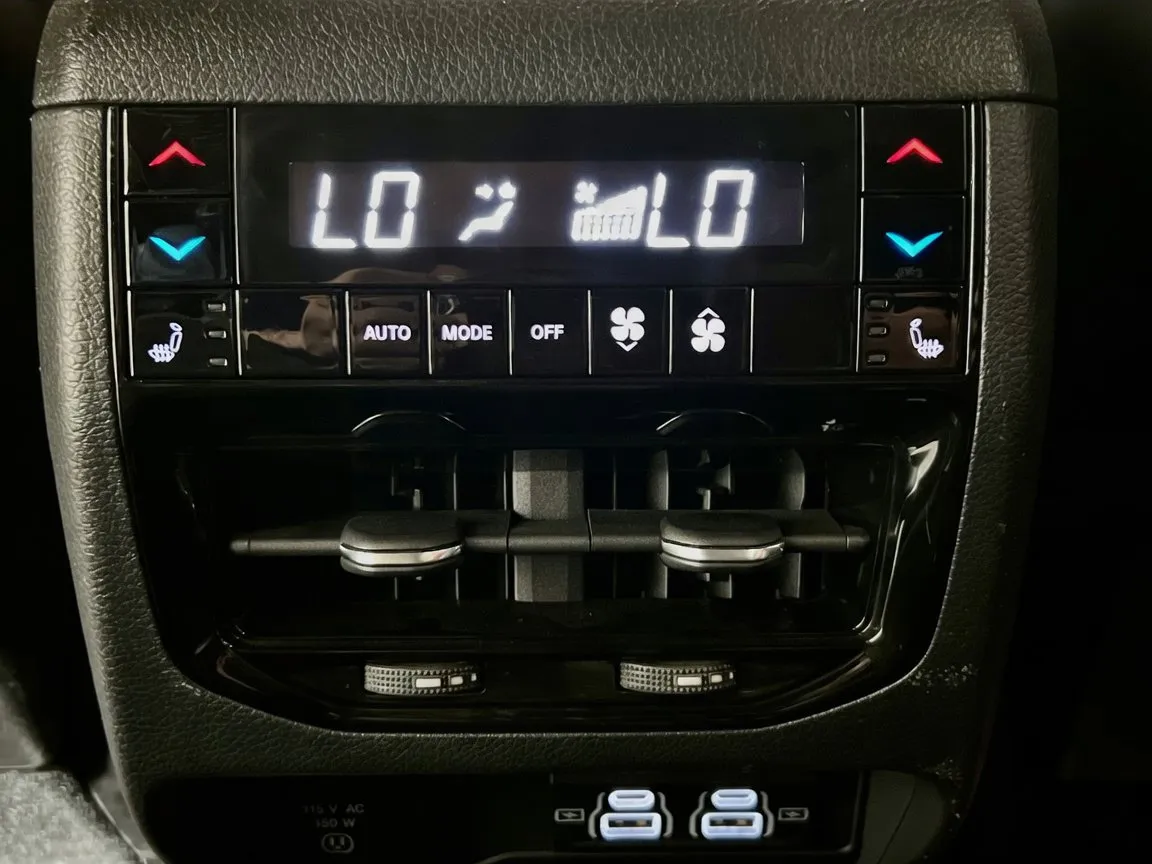 Jeep Grand Cherokee photo 20