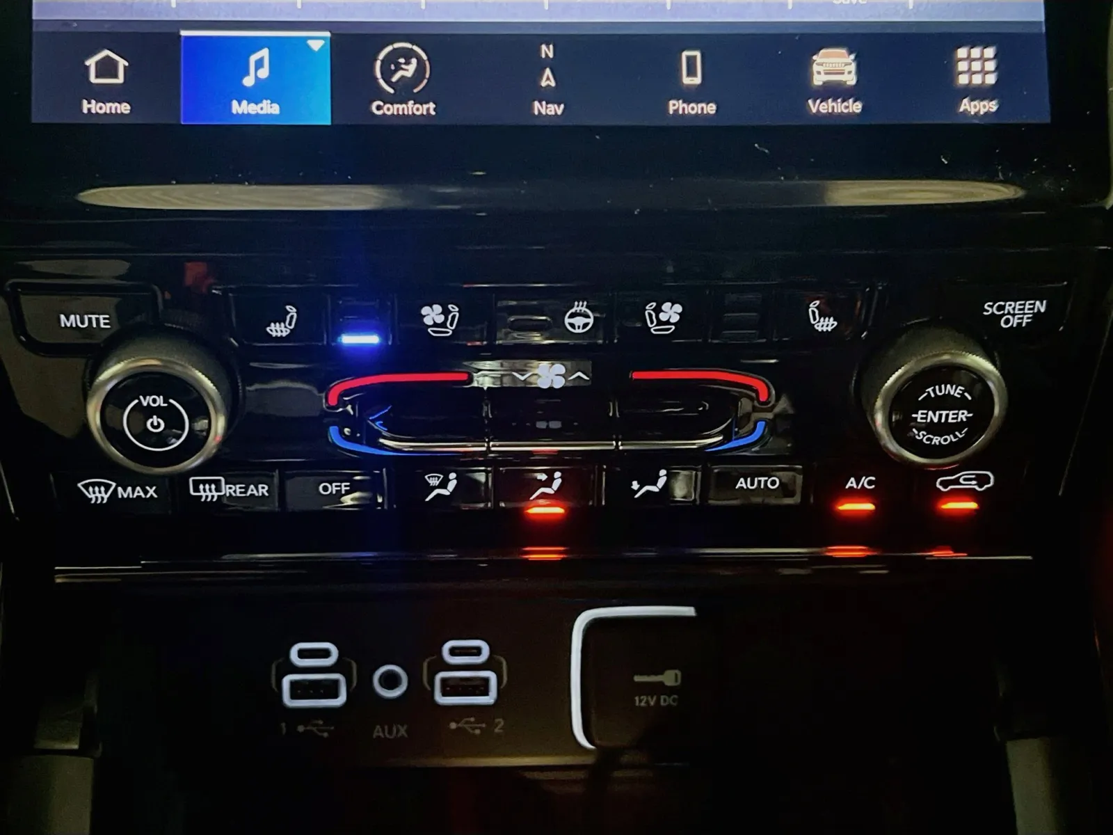 Jeep Grand Cherokee photo 12