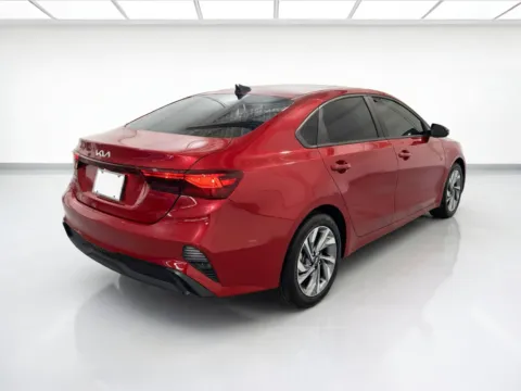 More photos of 2022 Kia Forte LXS at STG Chandler, AZ