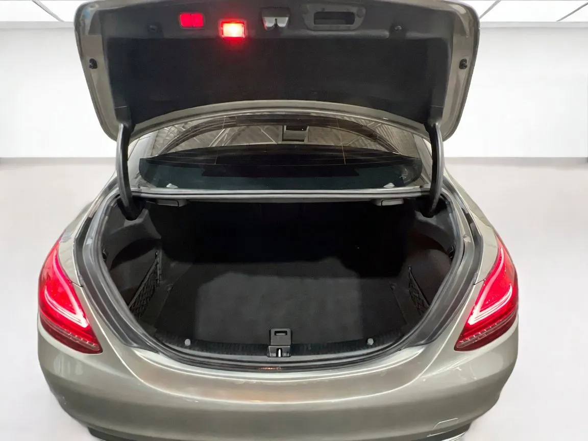 Mercedes-Benz C-Class photo 20