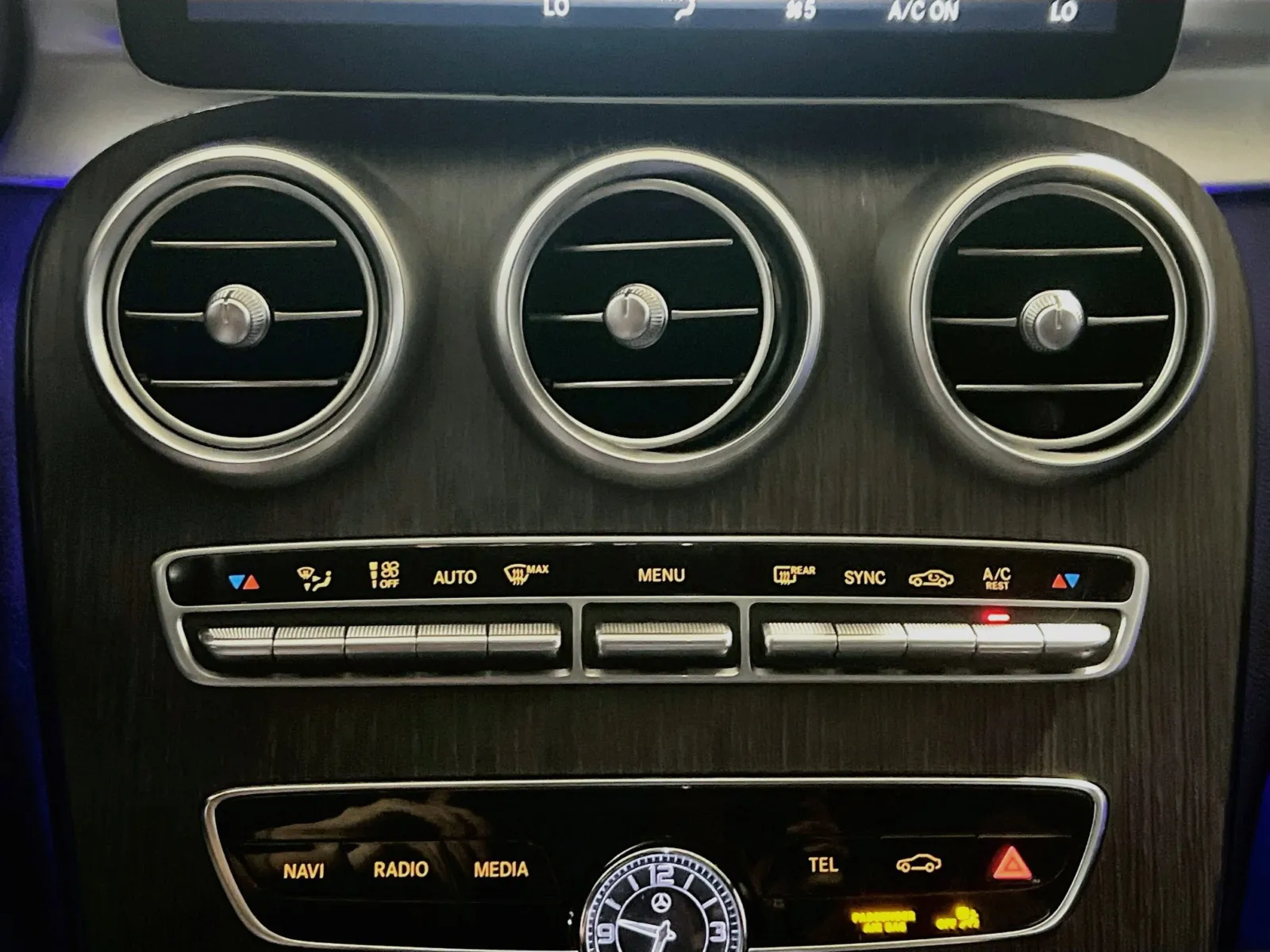 Mercedes-Benz C-Class photo 11