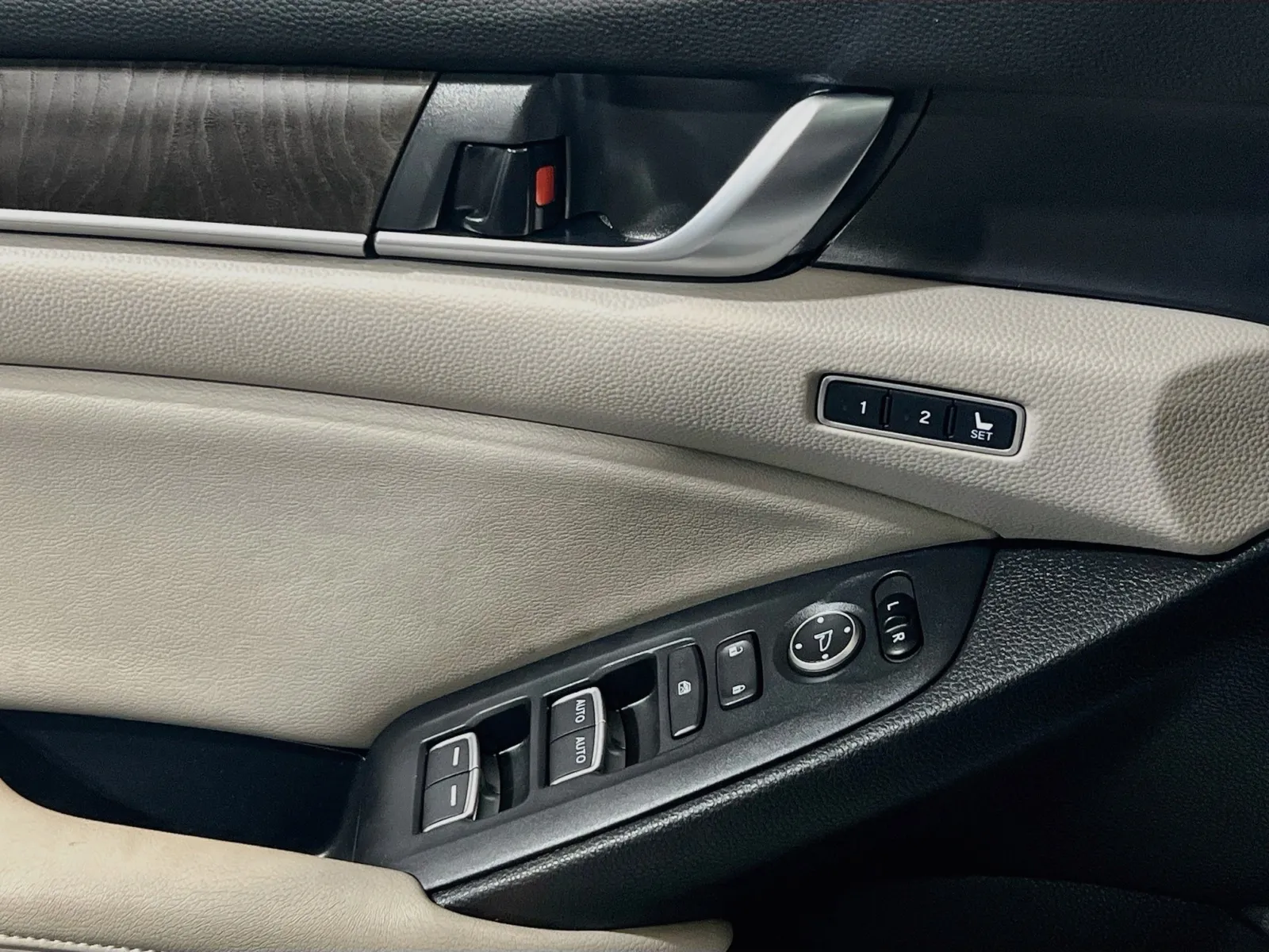 Honda Accord photo 14
