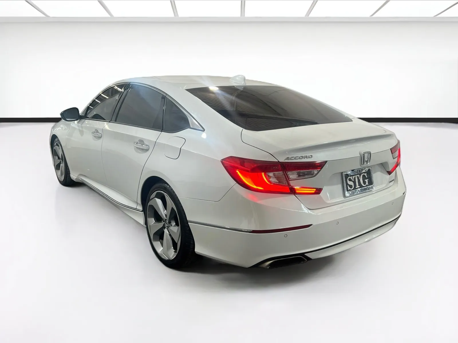 Honda Accord photo 6