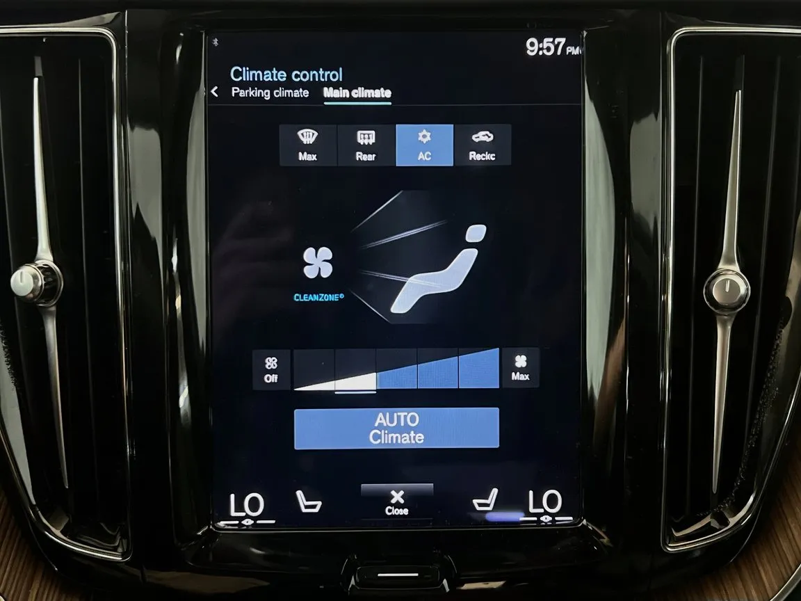 Volvo XC60 photo 12