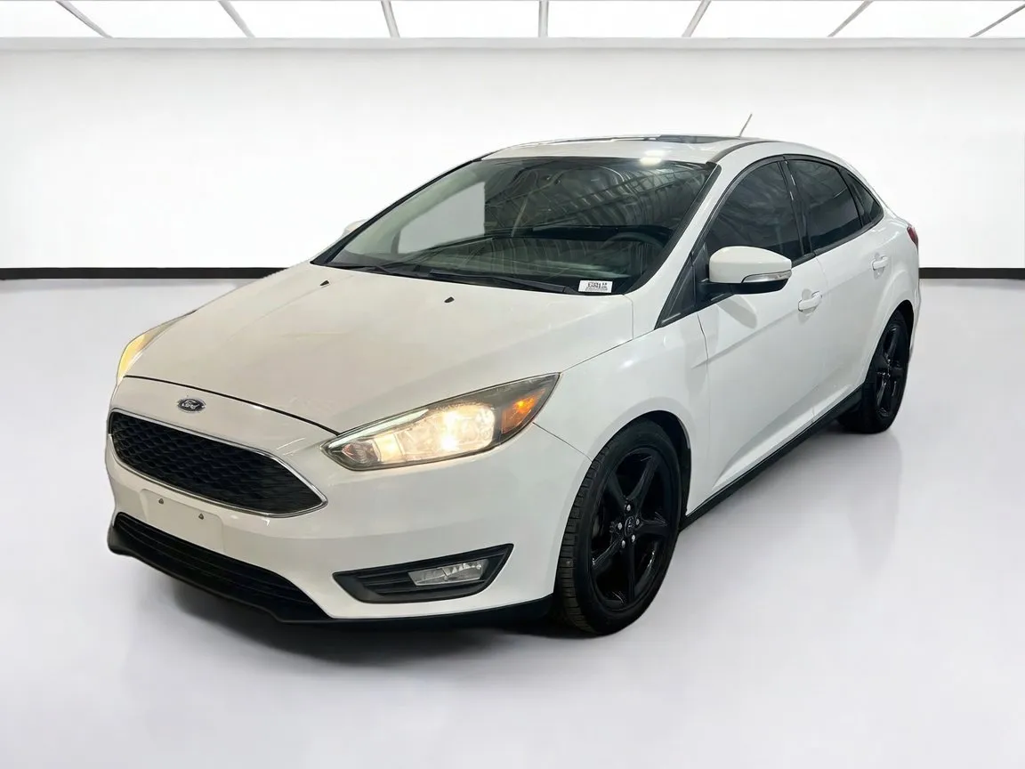 White 2017 Ford Focus SEL for sale in Chandler, AZ