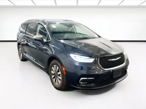 Another view of 2021 Chrysler Pacifica Hybrid Limited for sale in Chandler, AZ at STG Chandler