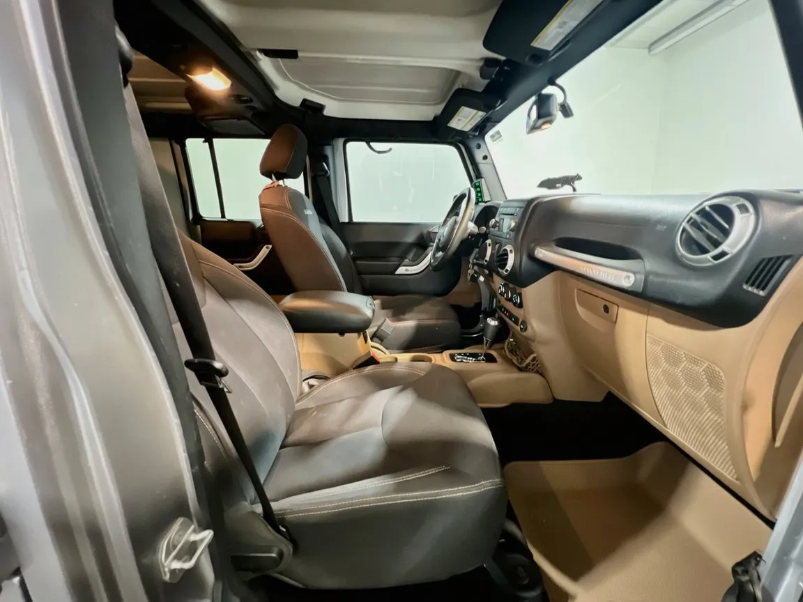 Jeep Wrangler photo 16