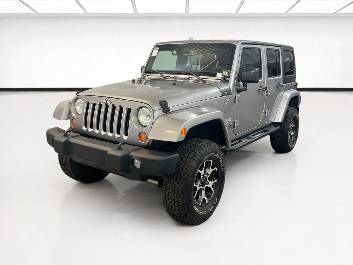 Silver 2016 Jeep Wrangler Unlimited Sahara for sale in Chandler, AZ