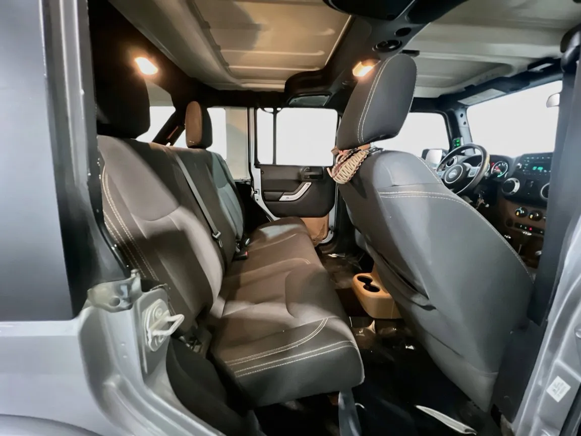 Jeep Wrangler photo 15