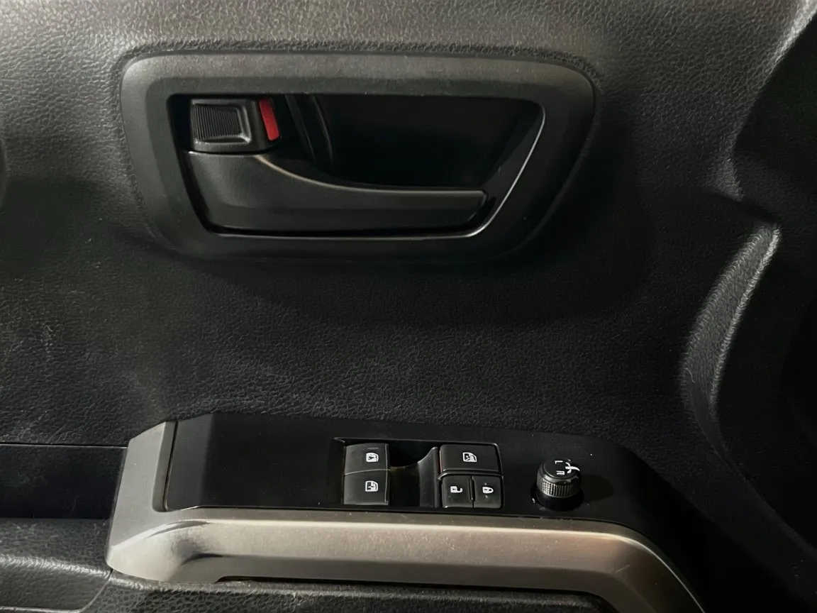 2021 Toyota Tacoma SR5 - Photo 13
