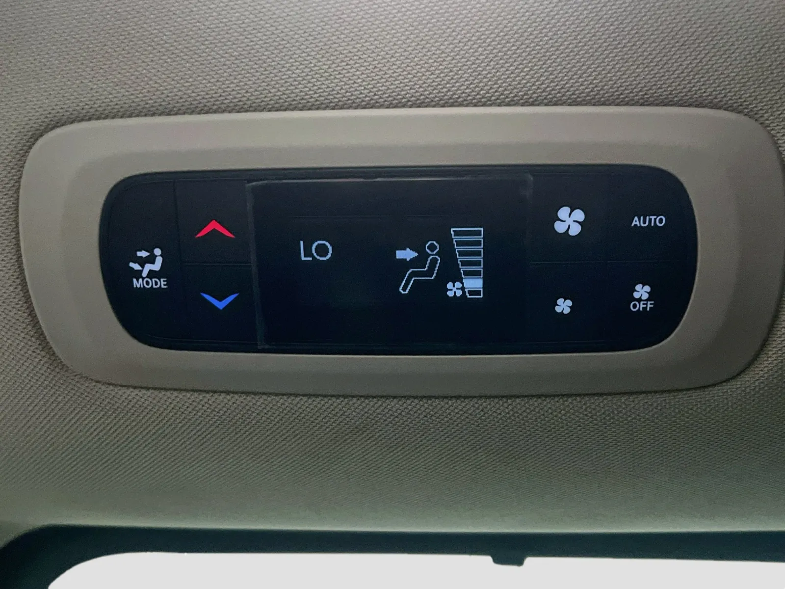Chrysler Pacifica photo 19