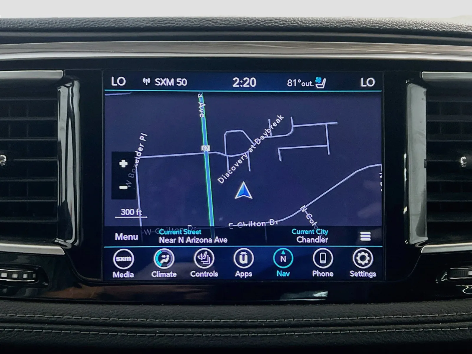 Chrysler Pacifica photo 9
