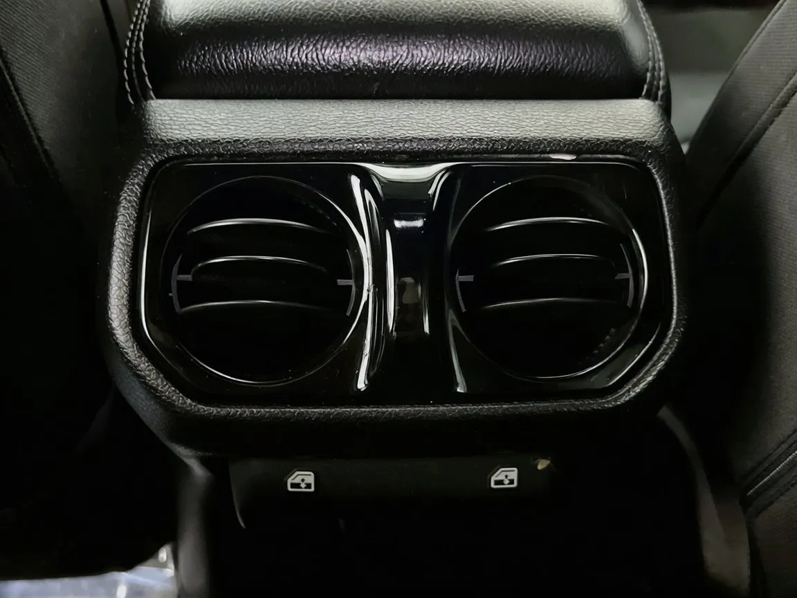 Jeep Wrangler photo 16