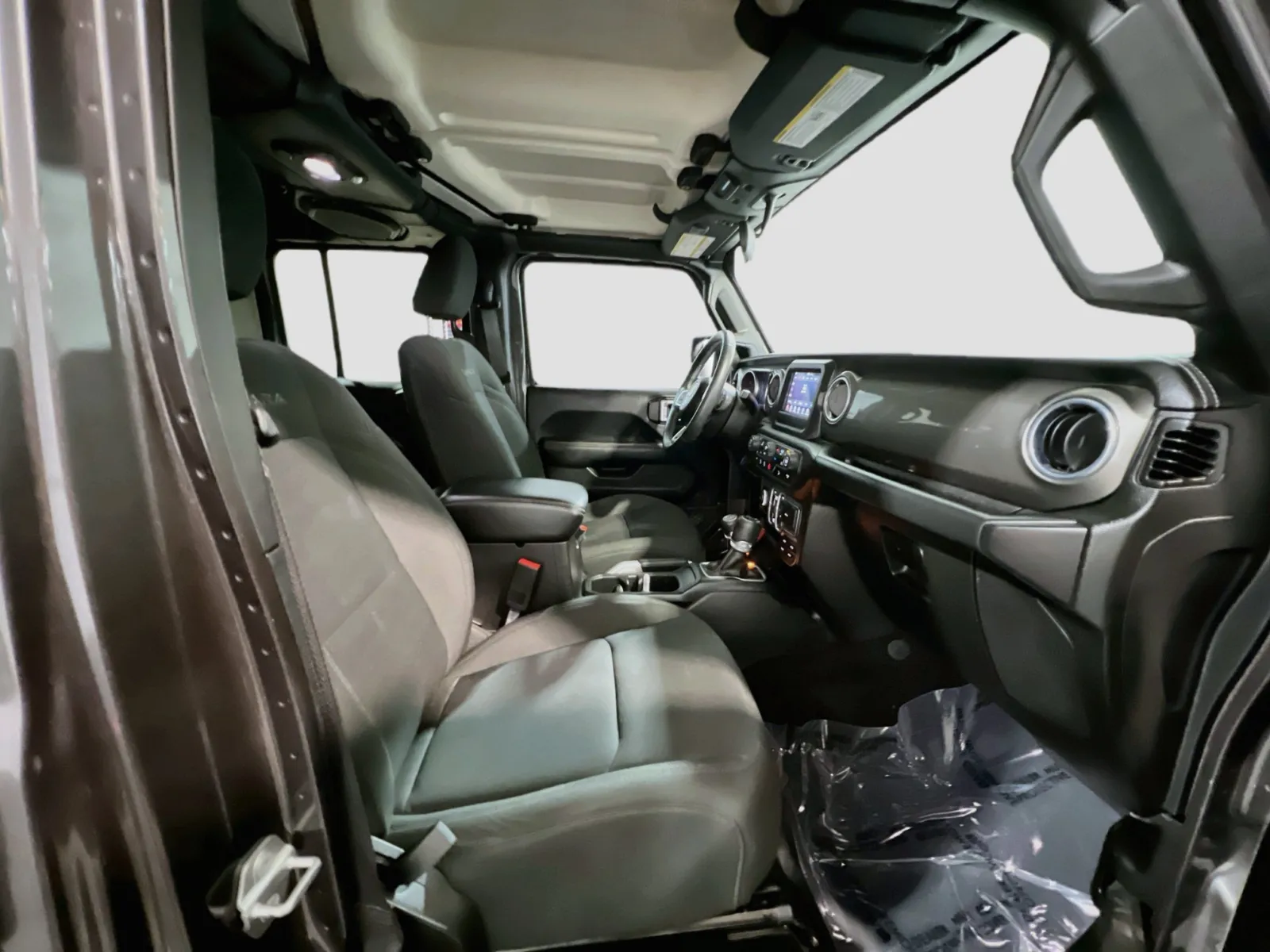 Jeep Wrangler photo 19