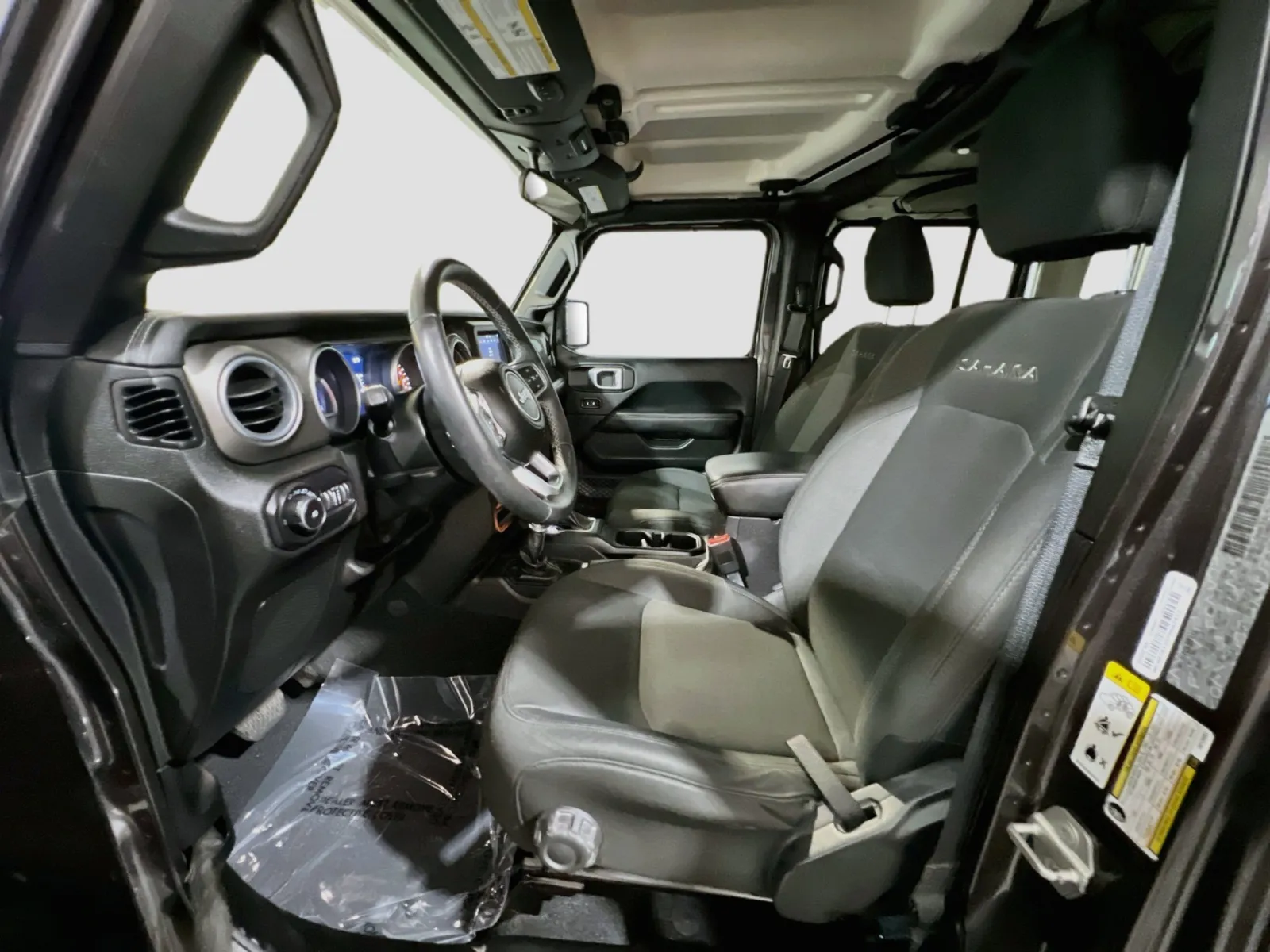 Jeep Wrangler photo 13