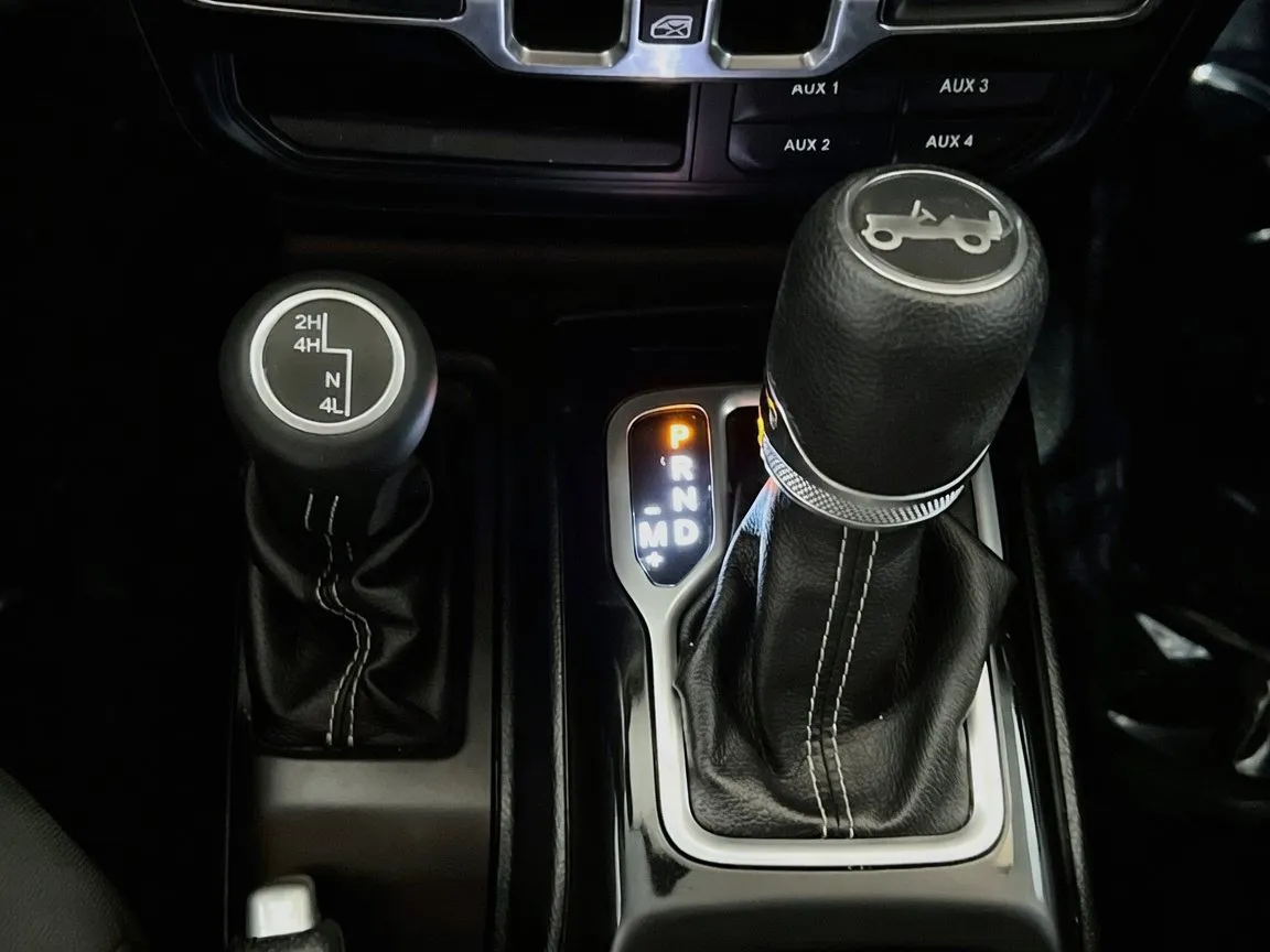 Jeep Wrangler photo 11