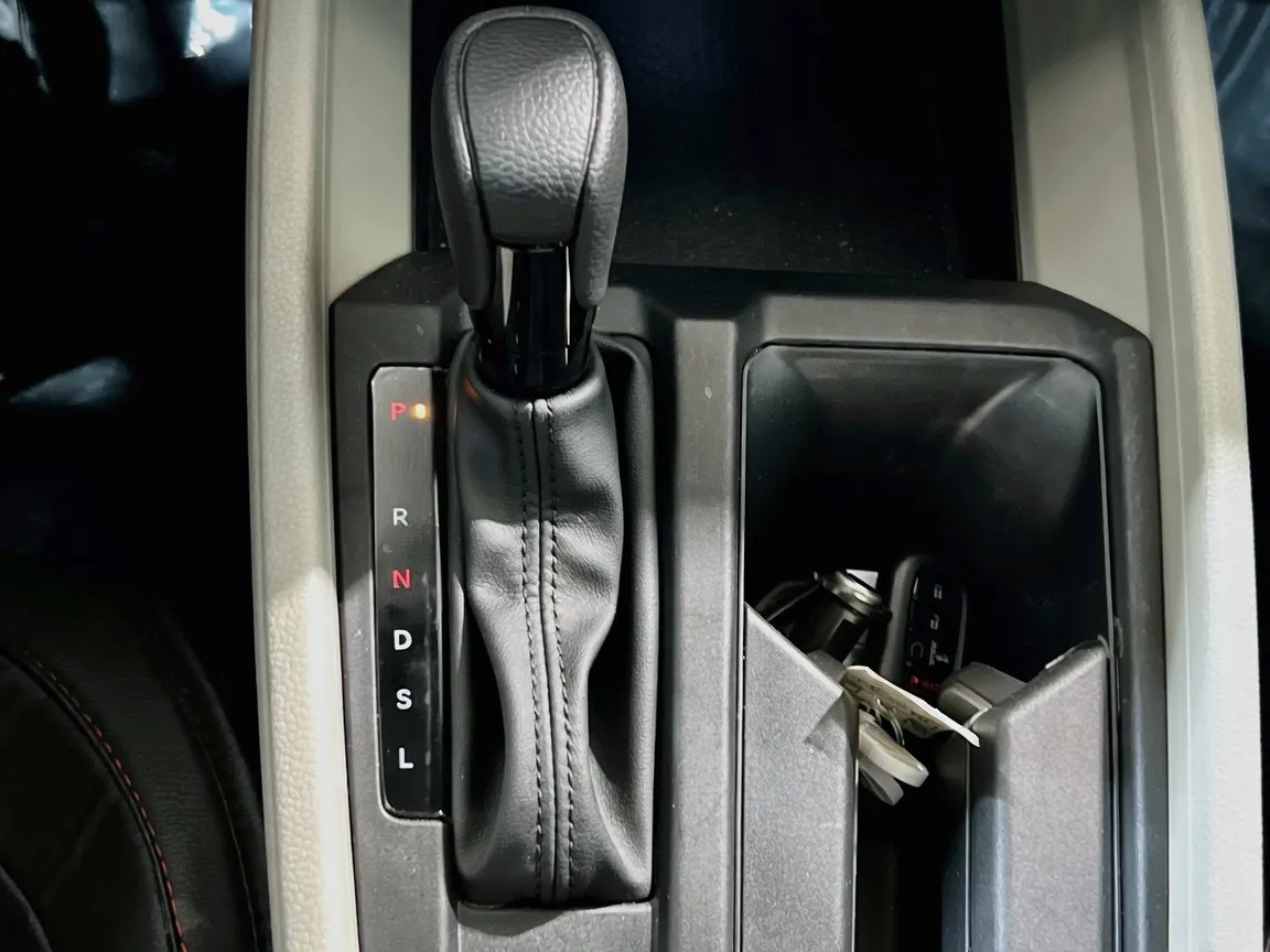 Honda Accord photo 12