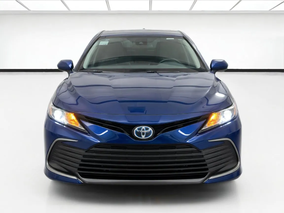 Toyota Camry photo 2