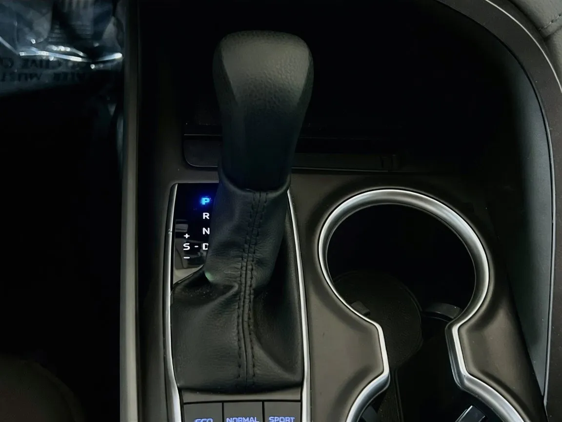 Toyota Camry photo 12