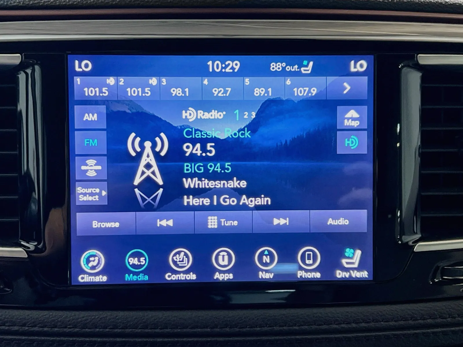 2020 Chrysler Pacifica Limited - Photo 11