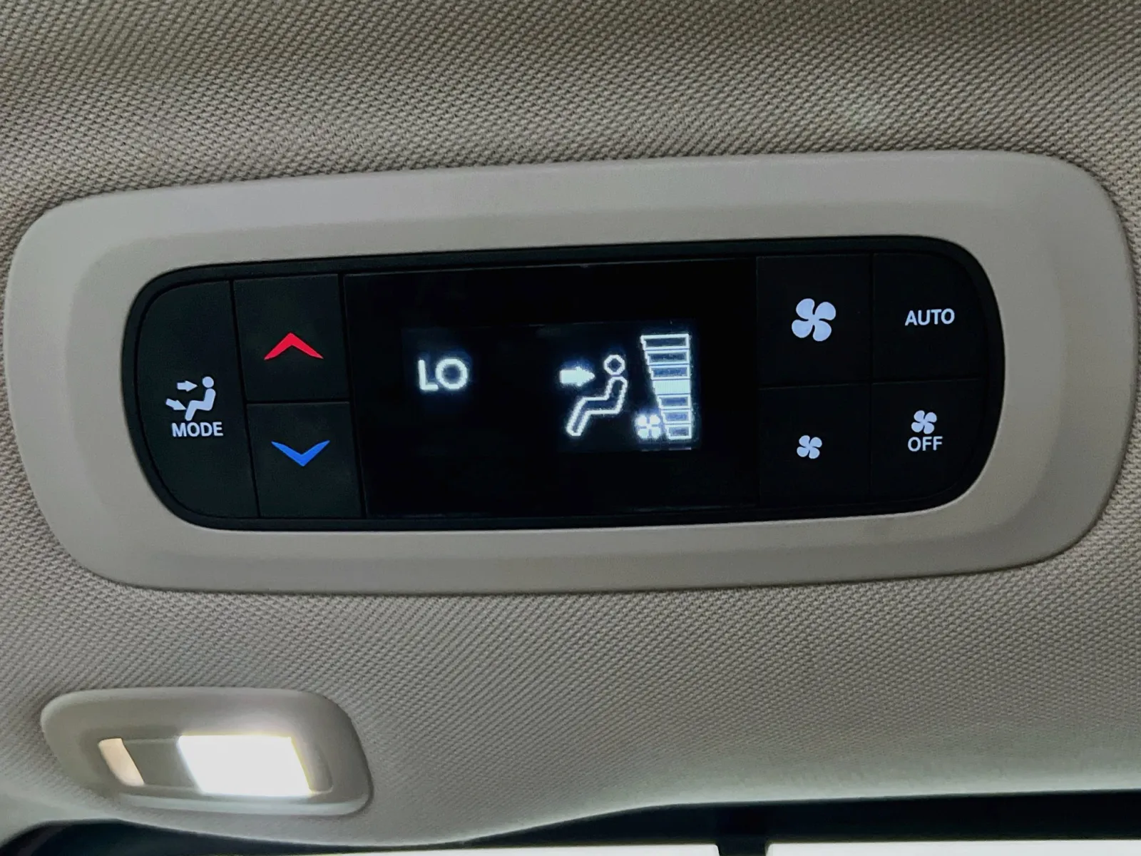 2020 Chrysler Pacifica Limited - Photo 19