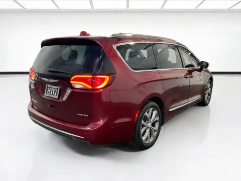 More photos of 2020 Chrysler Pacifica Limited at STG Chandler, AZ