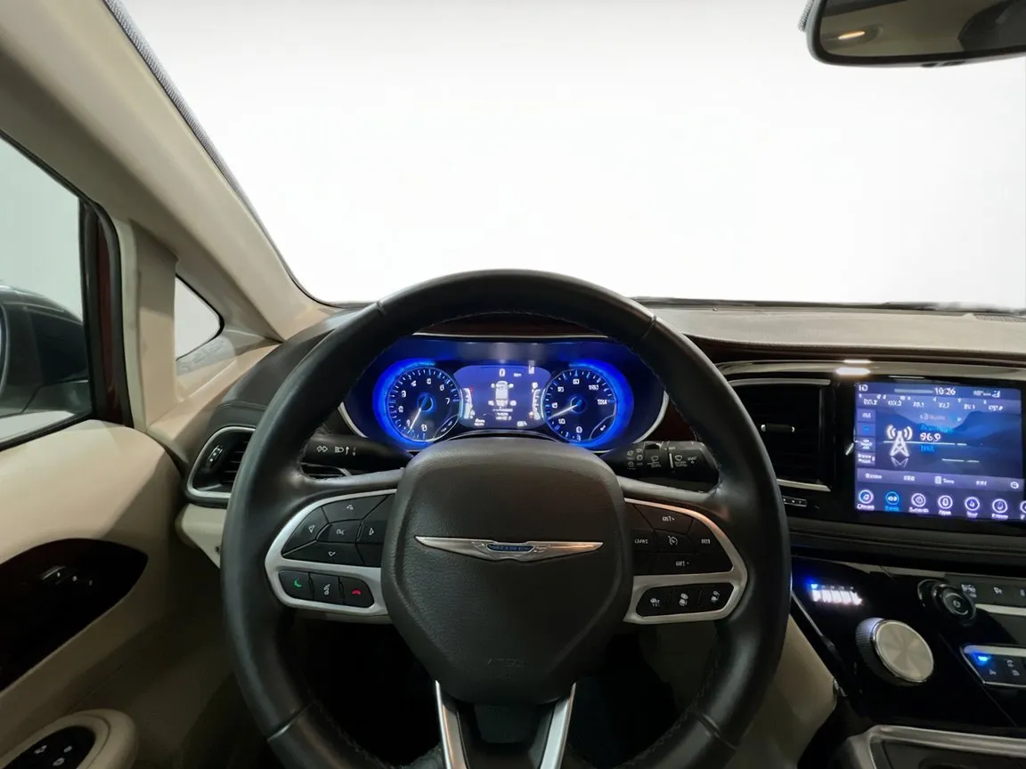 2020 Chrysler Pacifica Limited - Photo 7