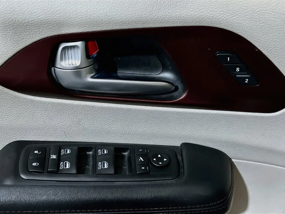 2020 Chrysler Pacifica Limited - Photo 14
