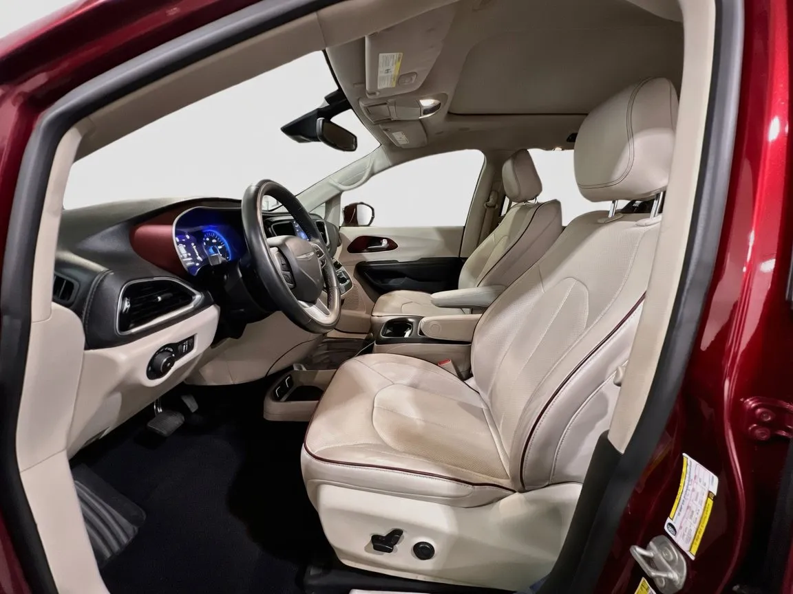 2020 Chrysler Pacifica Limited - Photo 15