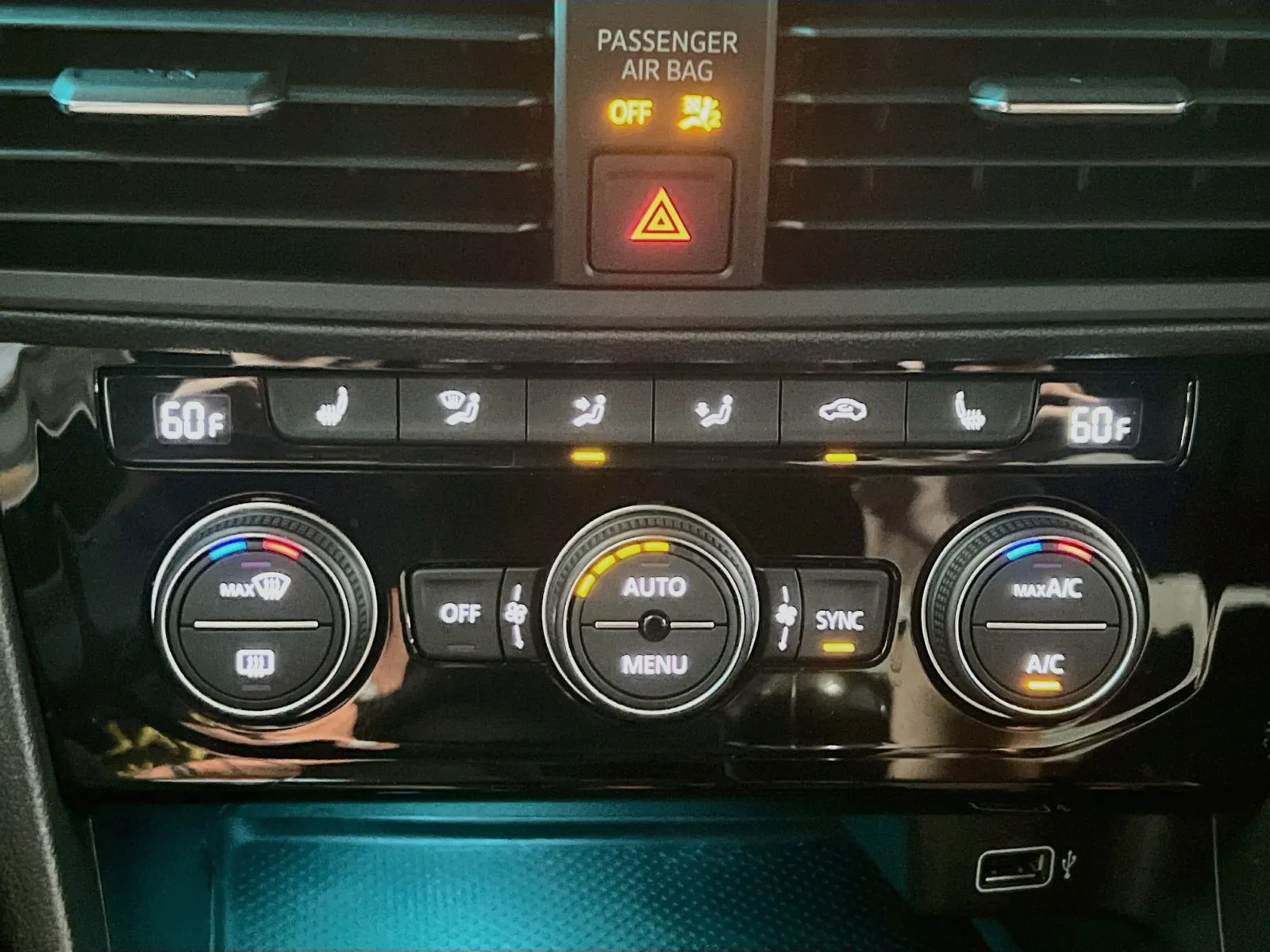 Volkswagen Jetta GLI photo 11
