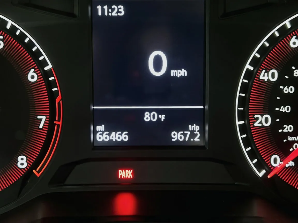 Volkswagen Jetta GLI photo 8