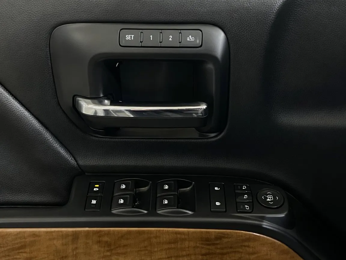 Chevrolet Silverado photo 13