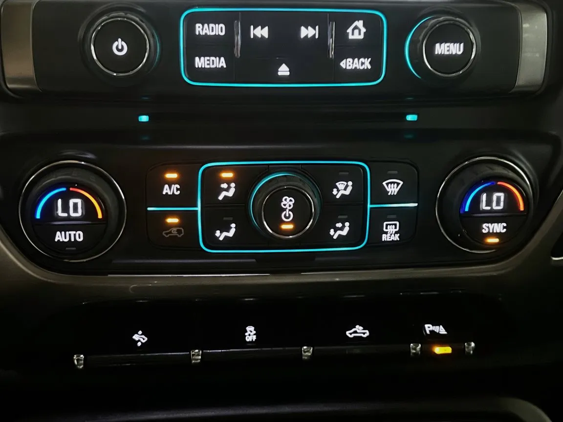 Chevrolet Silverado photo 11