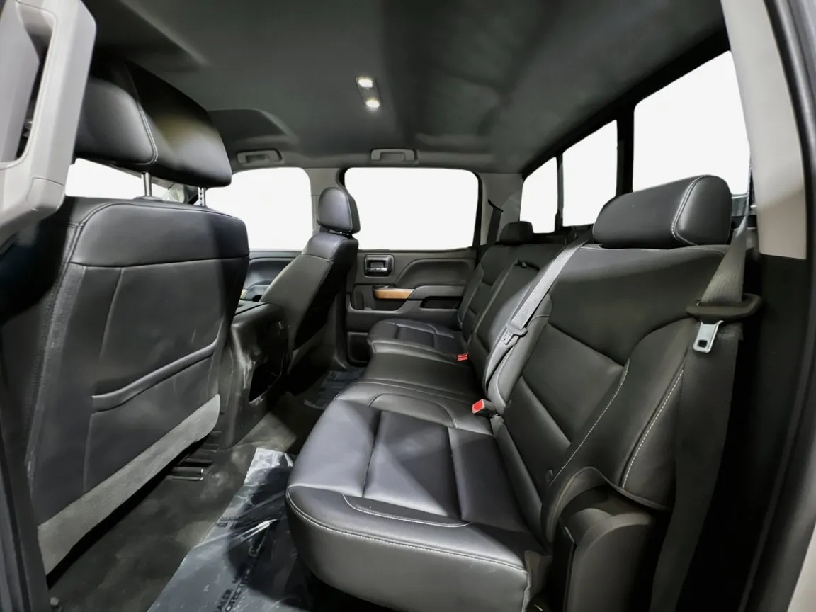 Chevrolet Silverado photo 17