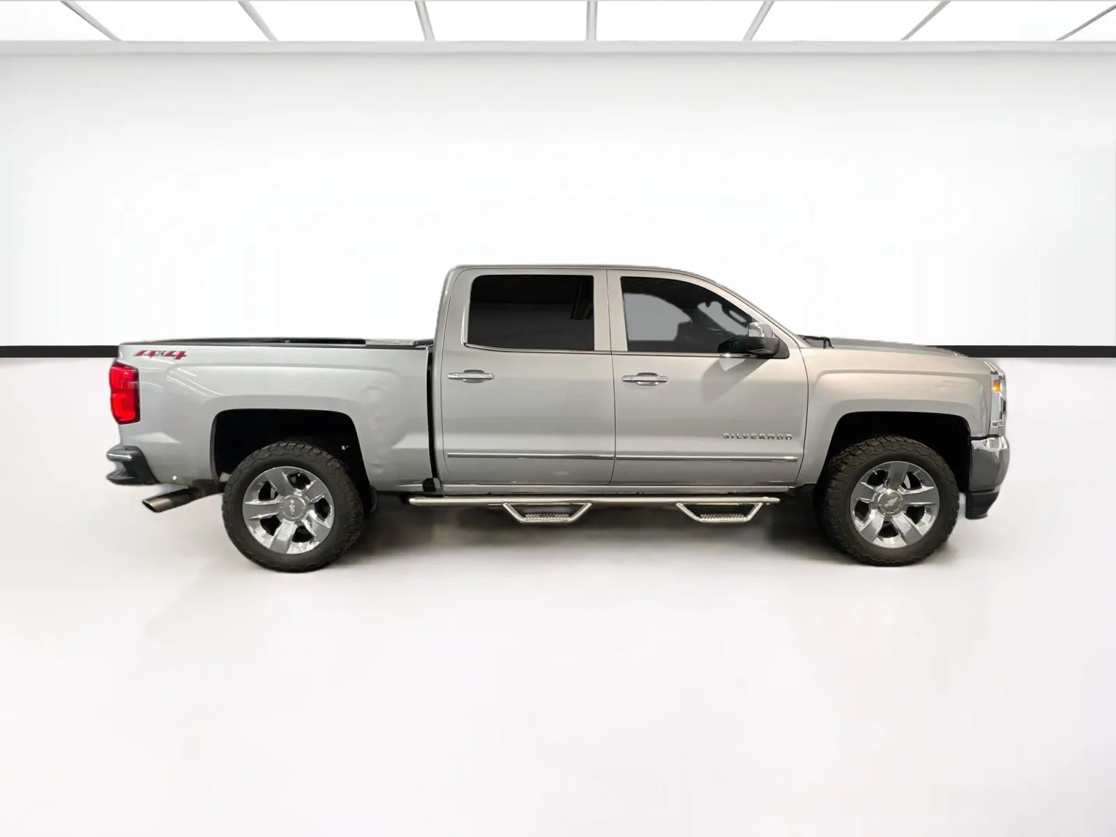 Chevrolet Silverado photo 23