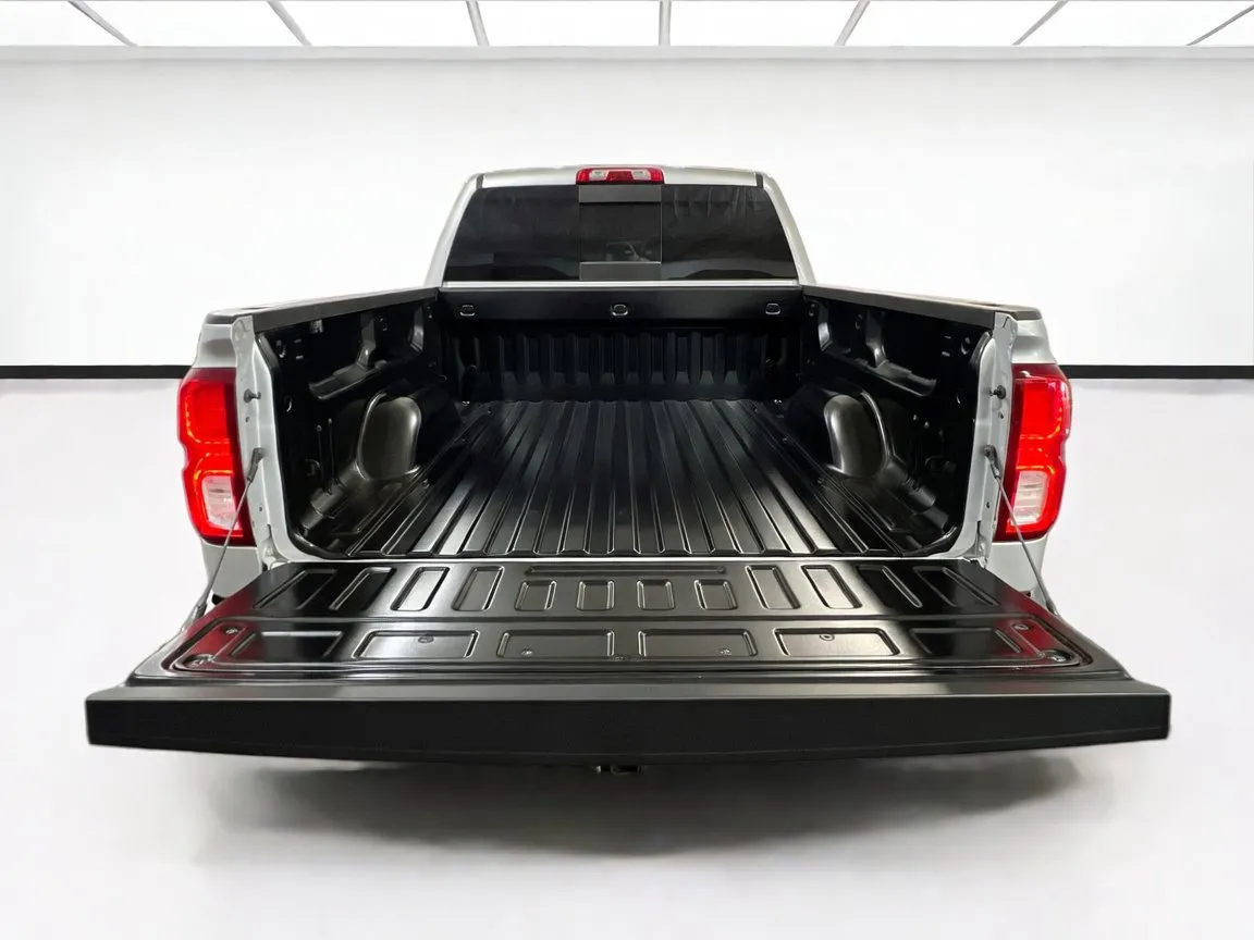 Chevrolet Silverado photo 18