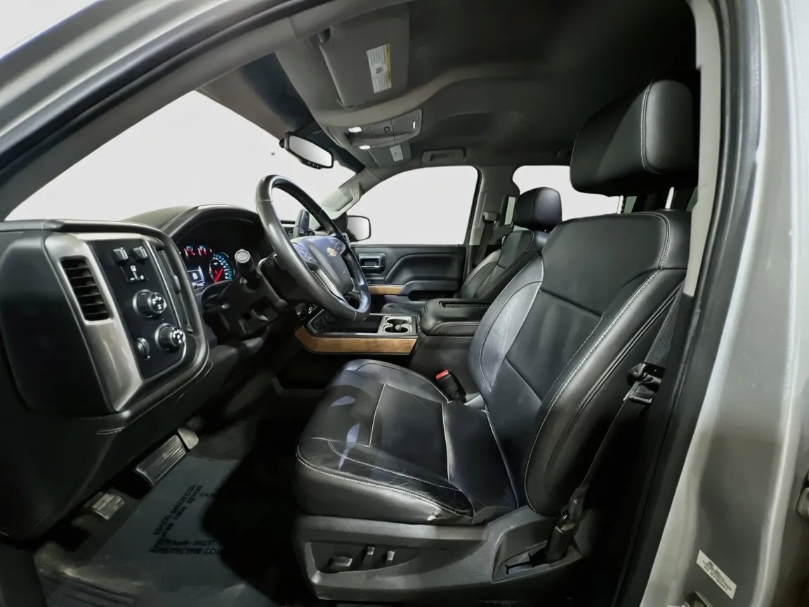 Chevrolet Silverado photo 15