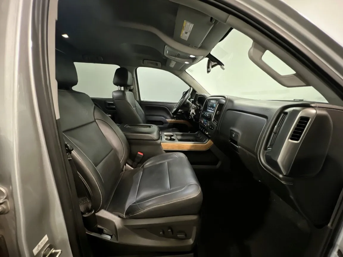 Chevrolet Silverado photo 20