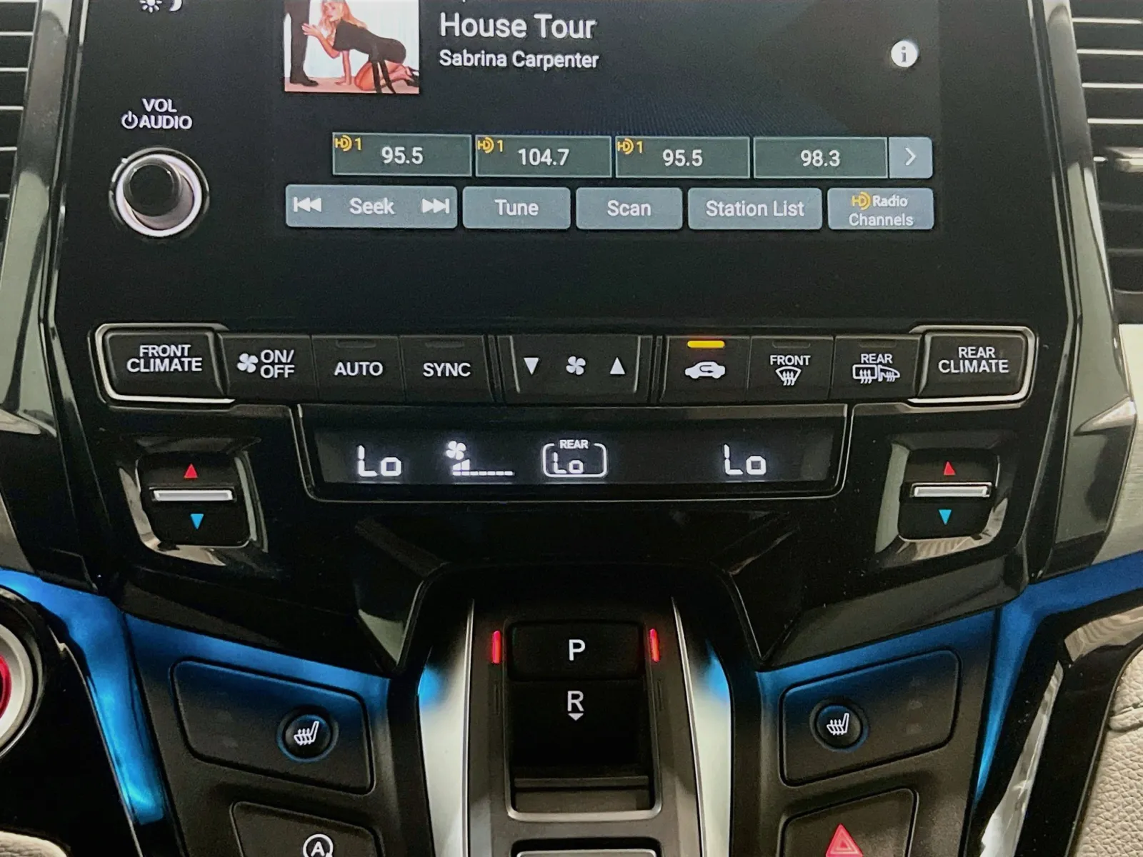 2022 Honda Odyssey Touring - Photo 12