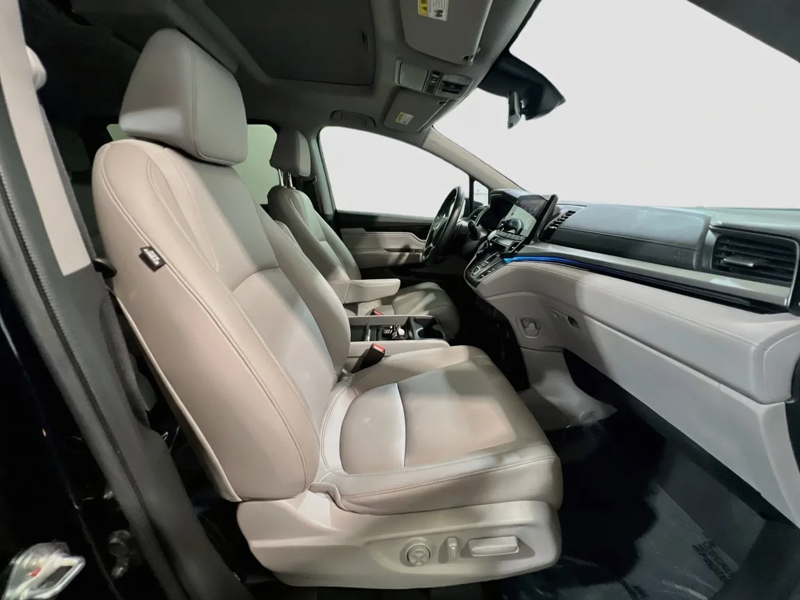2022 Honda Odyssey Touring - Photo 23