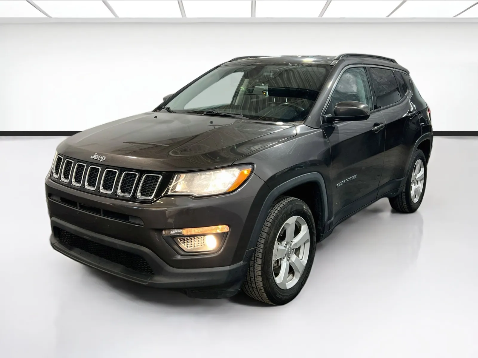 Gray 2017 Jeep Compass Latitude for sale in Chandler, AZ