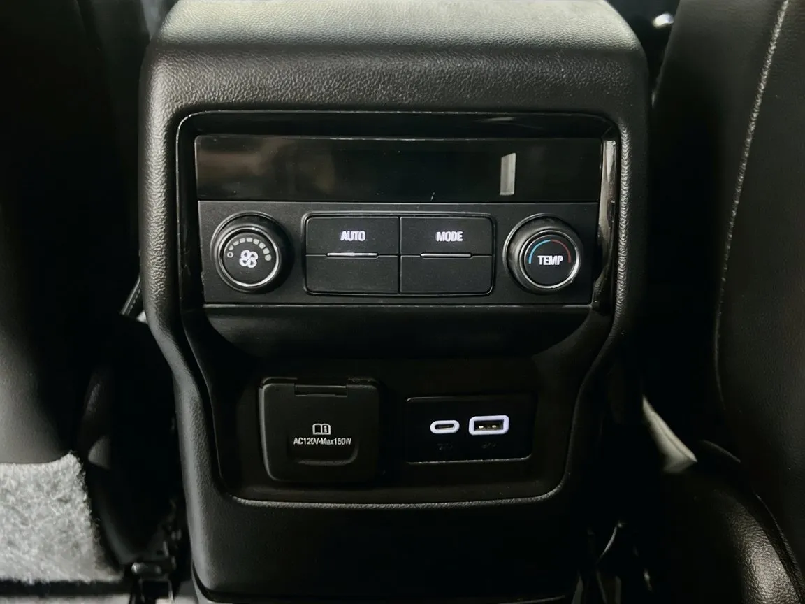 GMC Acadia photo 17
